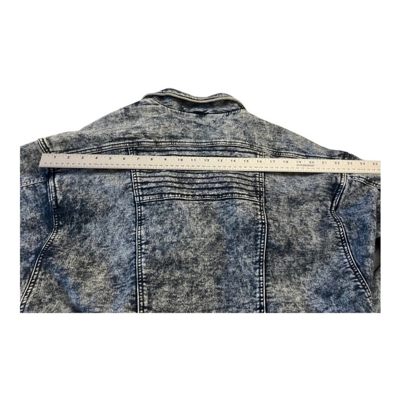 Vintage DKNY Oversized Acid Wash Jean Jacket XL - Picture 10 of 12
